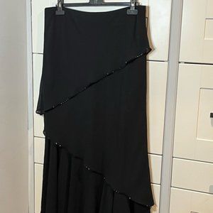 Melanie Lyne. Tiered sheer layers full skirt. Beading on trim. Elastic waist. 16